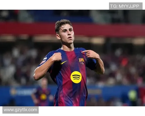 莱万转投巴萨引发拜仁球迷愤怒指责其忘恩负义情绪高涨