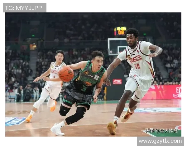 CBA辽宁队男篮迎战强敌全力以赴争夺胜利展现团队精神