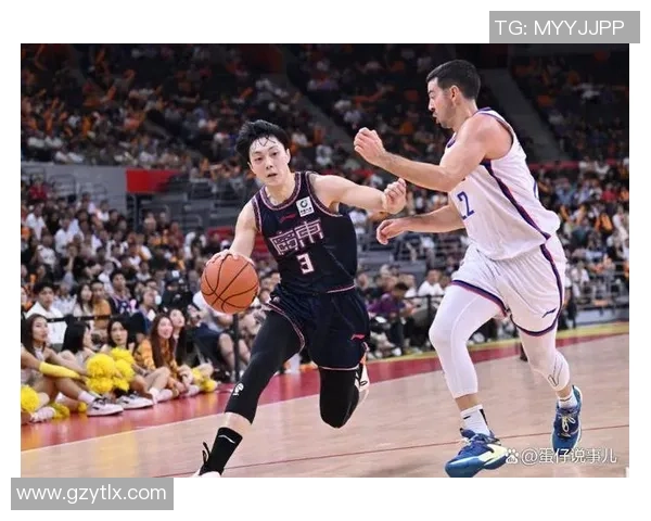 今晚CBA联赛上海队迎战广东队期待精彩对决与球迷热情助威