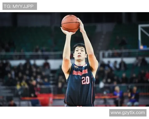 任骏飞在篮球赛场上的精彩表现与职业生涯的成长历程分析 任骏飞在篮球赛场上的精彩表现与职业生涯的成长历程分析