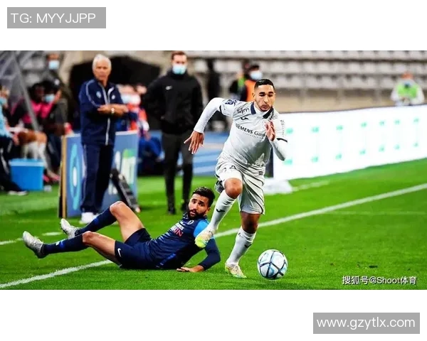 伊泽尔主场迎战甘冈双方争夺关键三分的激烈对决