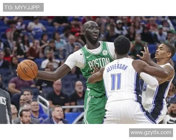 塔科法尔与马刺的精彩对决分析及赛后点评