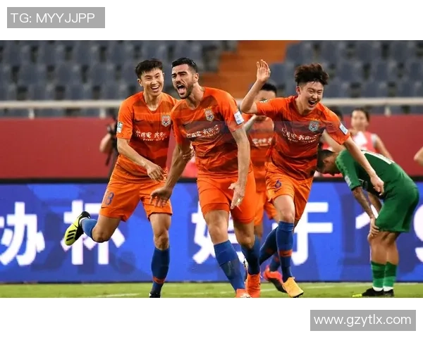 上港后备队与鲁能后备队激战正酣谁能在青训对决中脱颖而出