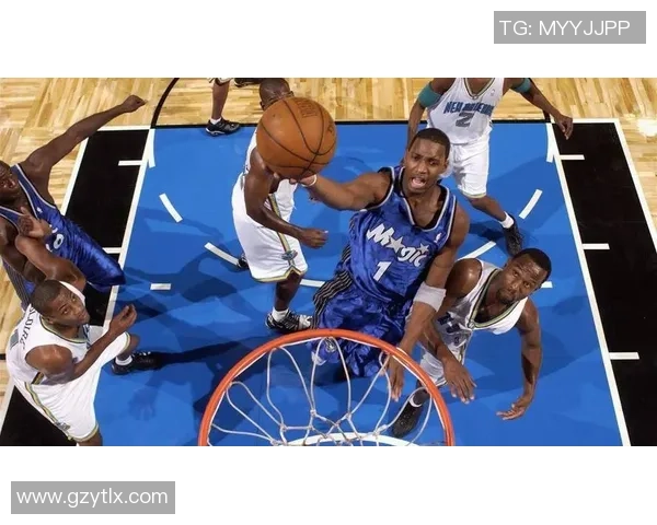 卡梅隆约翰逊如何在NBA赛场上展现出色的篮球天赋与领导能力