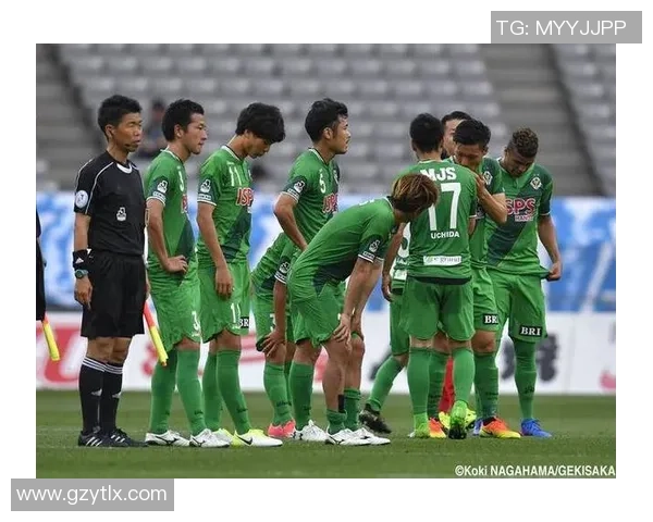 广岛三箭迎战东京绿茵争夺联赛积分巅峰对决即将上演