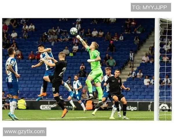 西班牙足球队对阵卢甘斯克球队的精彩对决分析与赛前预测